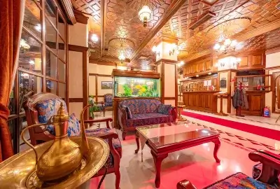 Zalifre Otel Safranbolu – şehir merkezine yakın, modern odalı, aile dostu ve kahvaltı salonuyla öne çıkan otel.